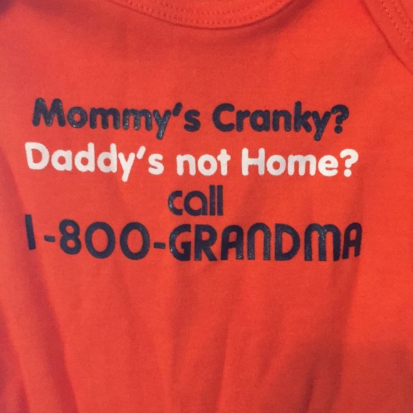 Short-sleeve orange onsie - Picture 2 of 3